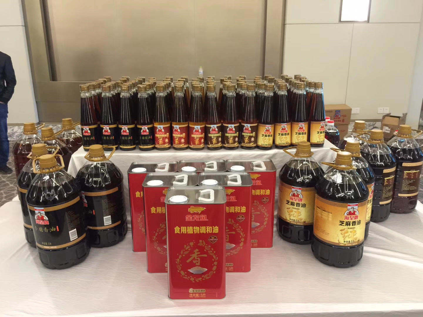 OEM Aromatic Pressed Squeezed Pure Sesame Oil for Food Cooking